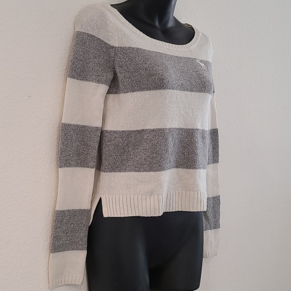 Abercrombie & Fitch Sweaters - ❤ ABERCROMBIE & FITCH White and Silver Sweater